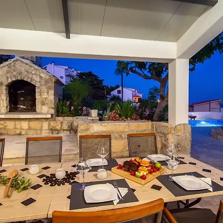 Dasianda - Only 90 M From The Beach, Private 30msq Heated Pool Villa