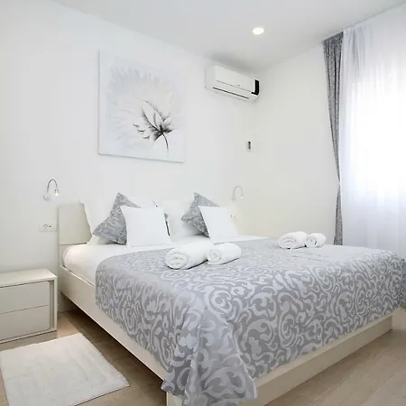 Dasianda - Only 90 M From The Beach, Private 30msq Heated Pool