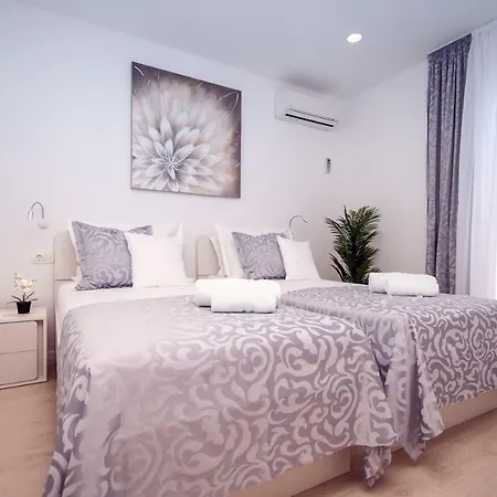 Dasianda - Only 90 M From The Beach, Private 30msq Heated Pool Villa *