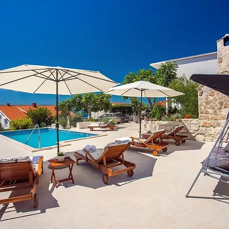 Villa Dasianda - Only 90 M From The Beach, Private 30msq Heated Pool